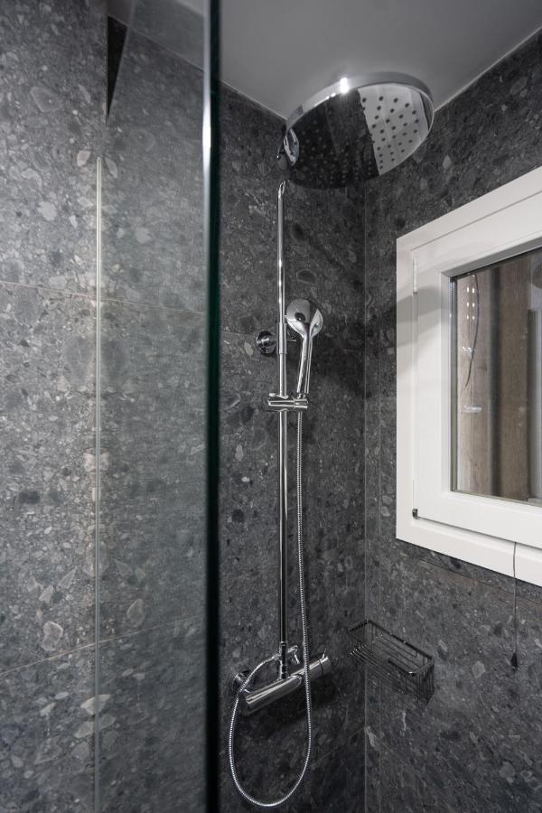 Unique 2 Bedrooms Apartment, Steps To Plaka And City Center Athens Exterior photo